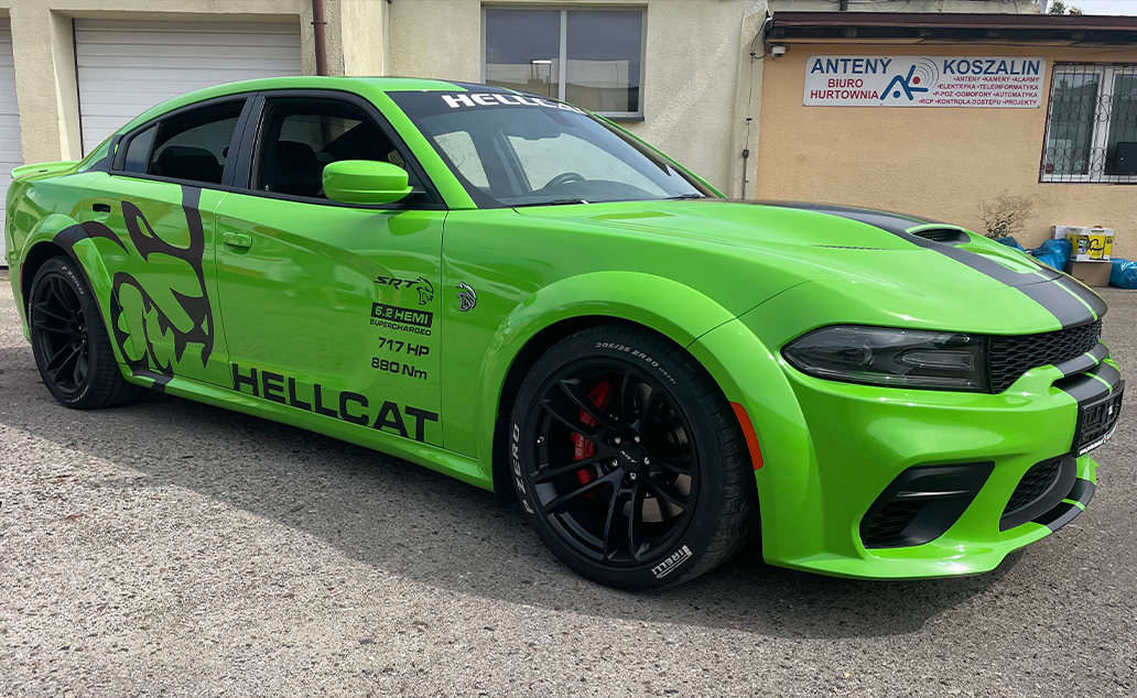 Dodge Charger SRT Hellcat stylizacja wyglądu sportowego samochodu