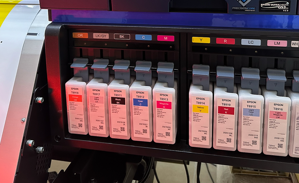Wkłady atramentowe Epson w profesjonalnej drukarce wielkoformatowej Koszalin
