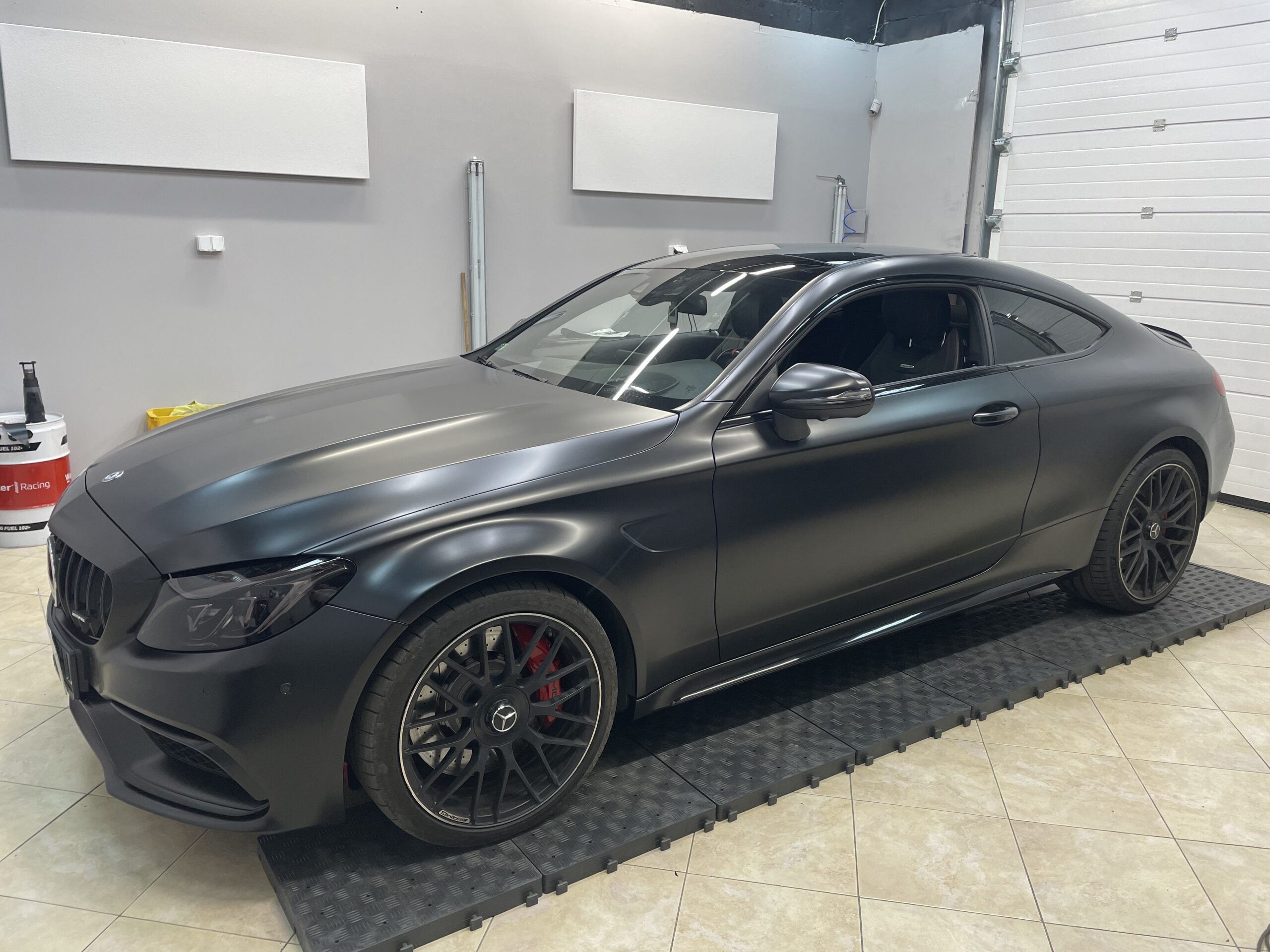 Mercedes AMG G63 - zmiana koloru, oklejanie aut, satin black, przyciemnienie lamp, dechroming