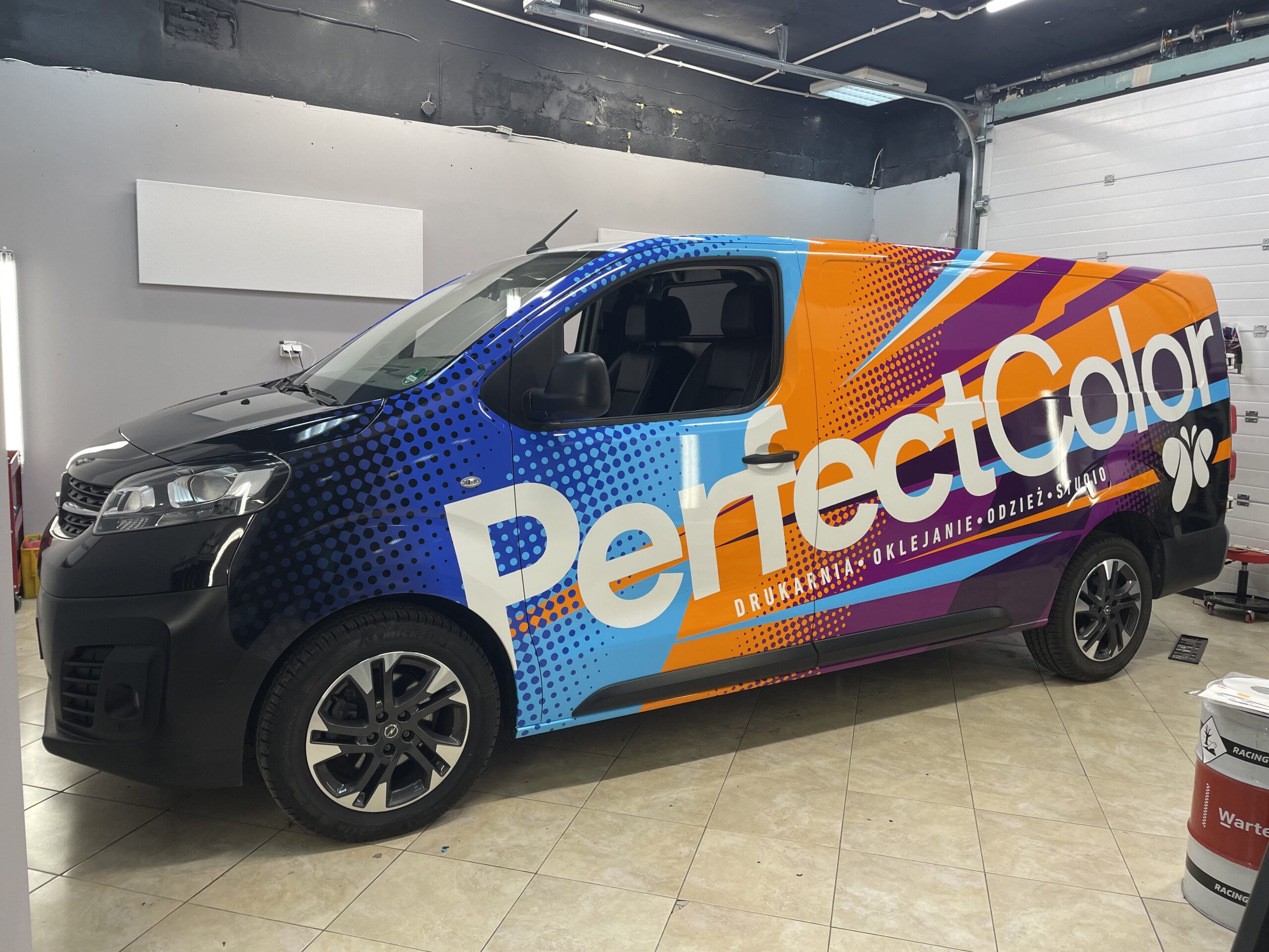 Opel Vivaro oklejenie reklamowe aut koszalin